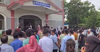 নারায়ণগঞ্জে ভুল প্রশ্নে এসএসসি পরীক্ষা, কেন্দ্রসচিবকে অব্যাহতি